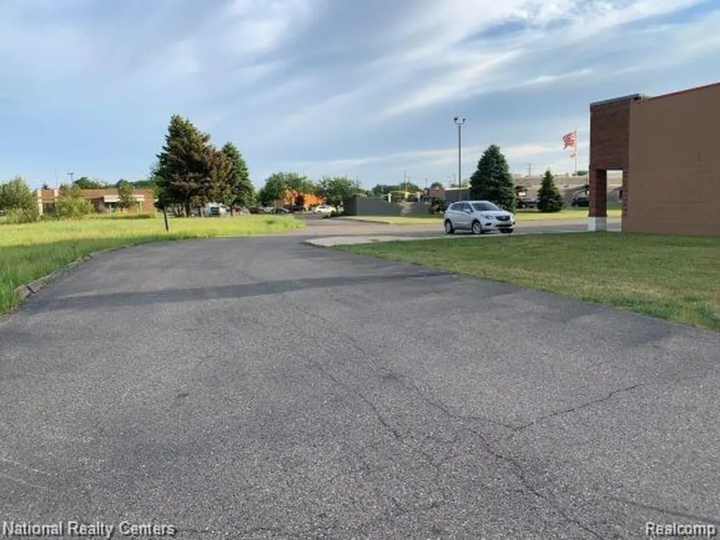 43300 Hayes Clinton Charter Township MI 48038