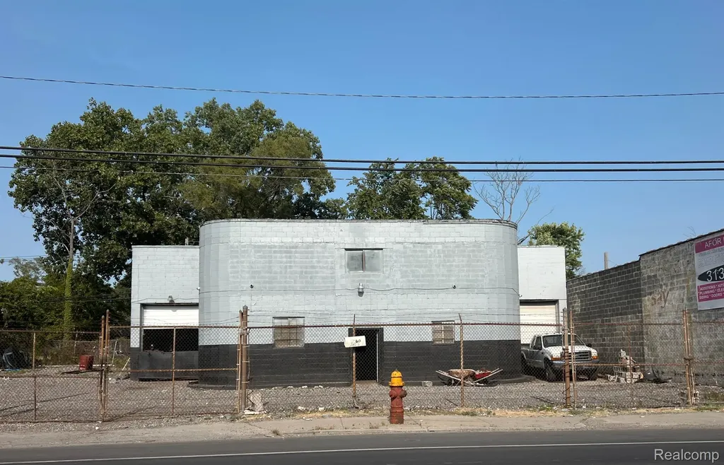 13960 Meyers Road Detroit City MI 48227