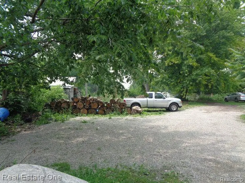 2927 Rosa Parks Boulevard Detroit City MI 48216