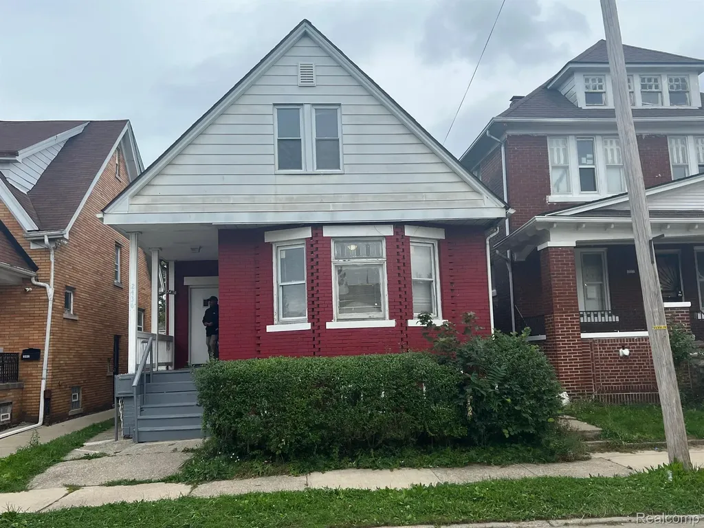 2436 Hewitt Street Hamtramck City MI 48212