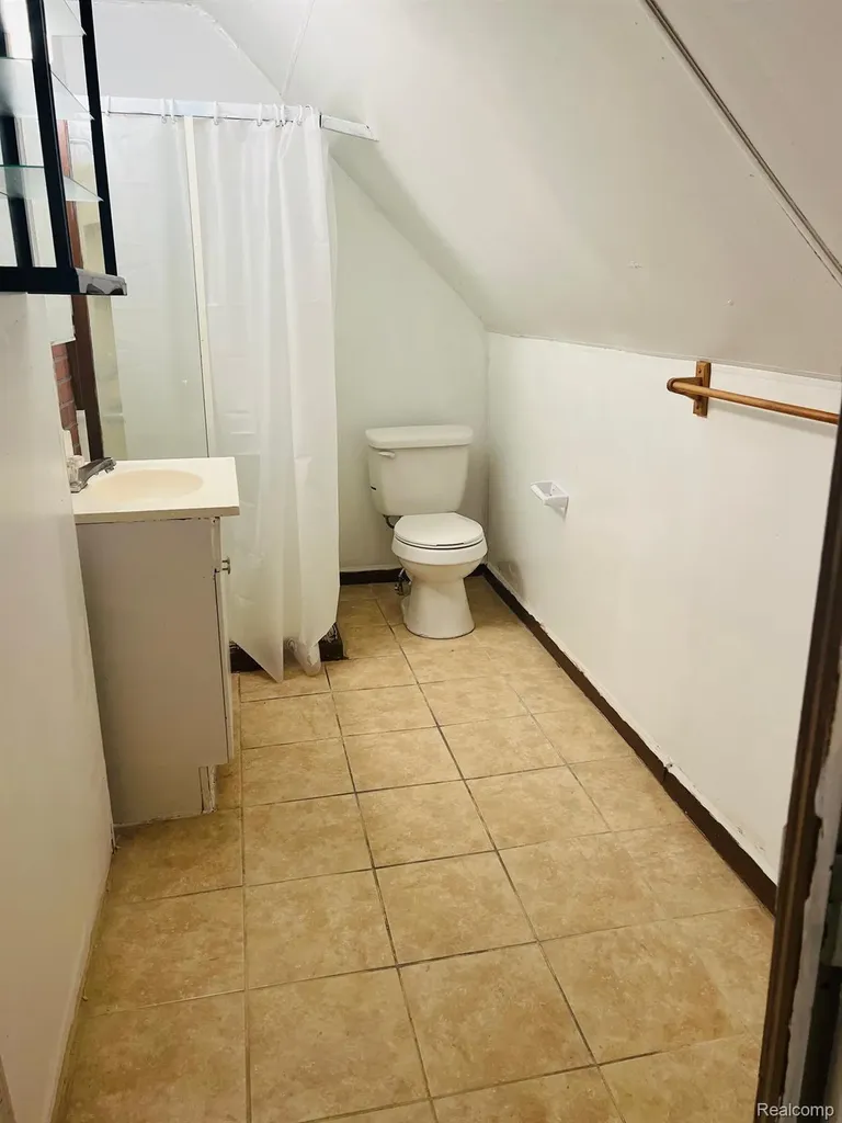 2436 Hewitt Street Hamtramck City MI 48212