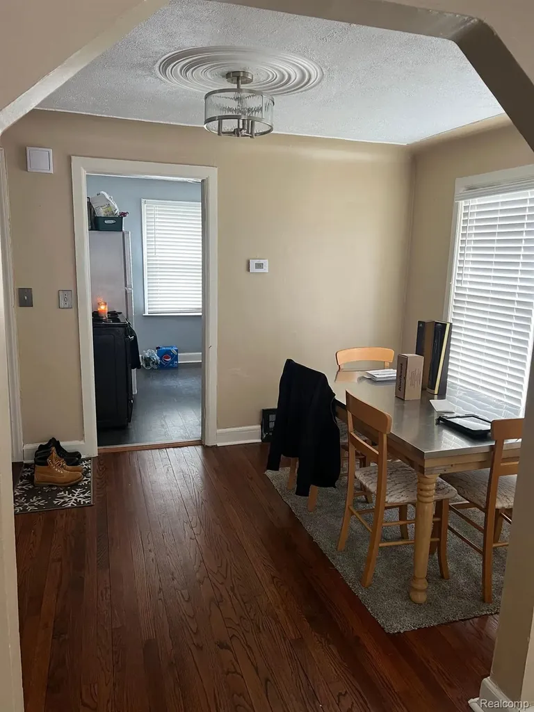 1459 Pingree Avenue Lincoln Park City MI 48146