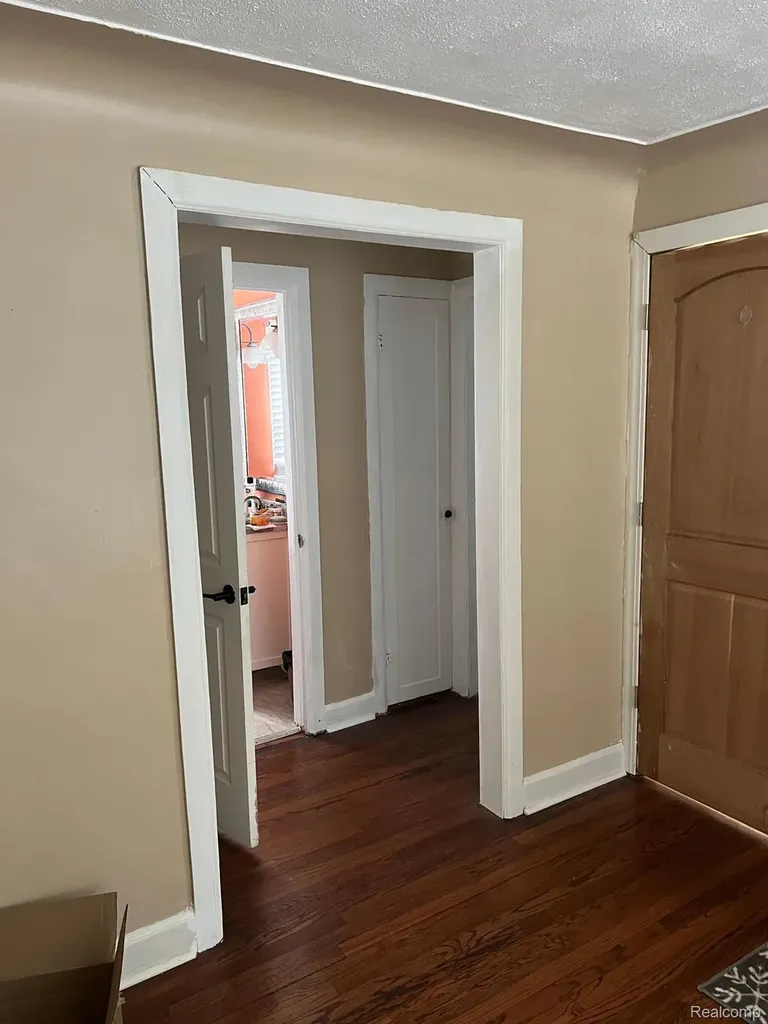 1459 Pingree Avenue Lincoln Park City MI 48146