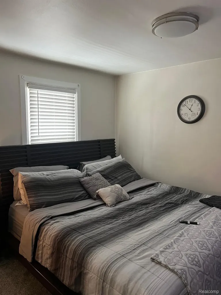 1459 Pingree Avenue Lincoln Park City MI 48146