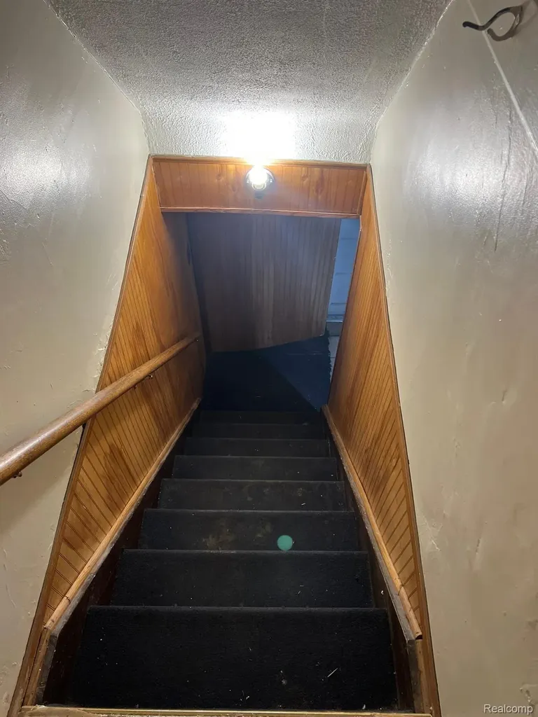 1459 Pingree Avenue Lincoln Park City MI 48146