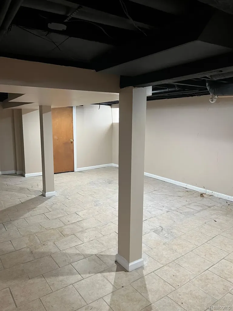 1459 Pingree Avenue Lincoln Park City MI 48146
