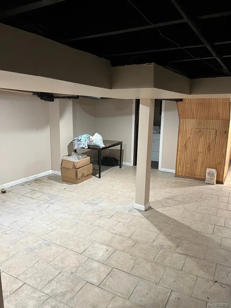 1459 Pingree Avenue Lincoln Park City MI 48146