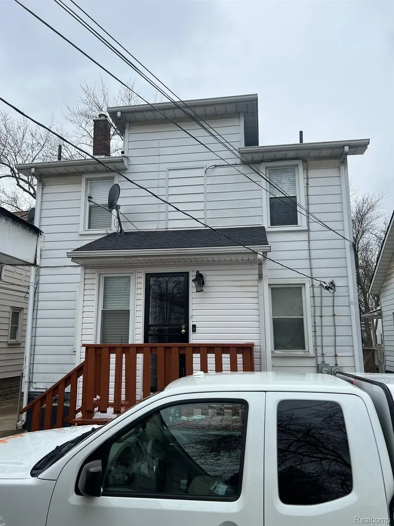 1459 Pingree Avenue Lincoln Park City MI 48146