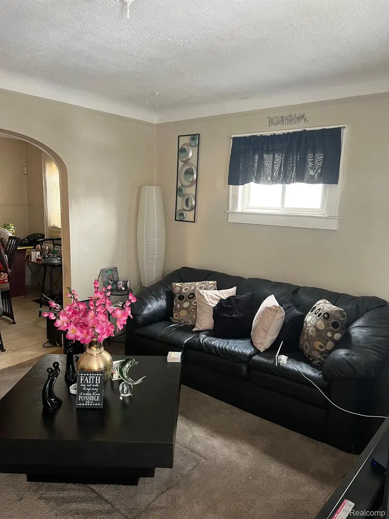 1459 Pingree Avenue Lincoln Park City MI 48146