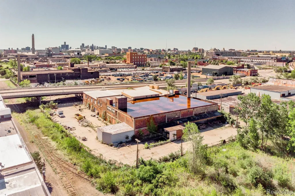 2600 E Grand Boulevard Detroit City MI 48211