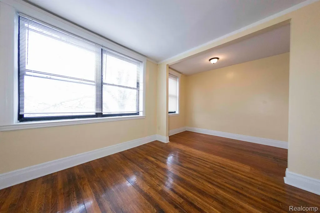 14536 E Jefferson Avenue Detroit City MI 48215