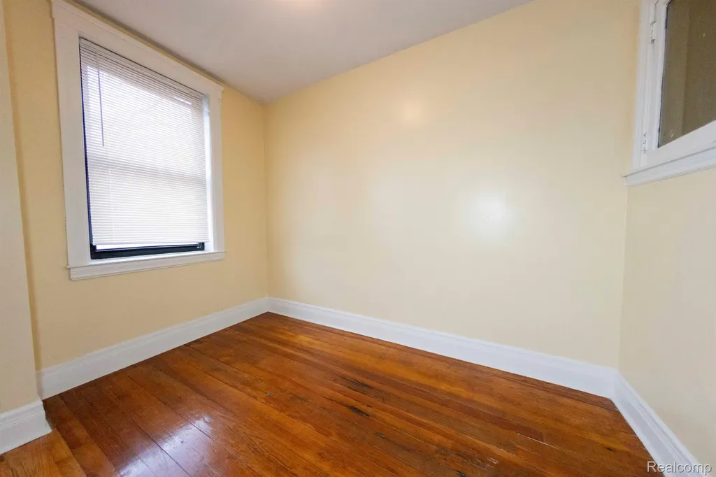 14536 E Jefferson Avenue Detroit City MI 48215