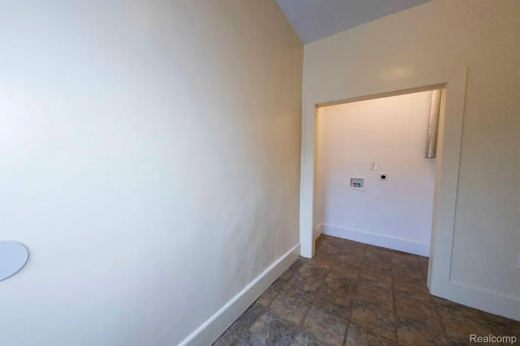 14536 E Jefferson Avenue Detroit City MI 48215