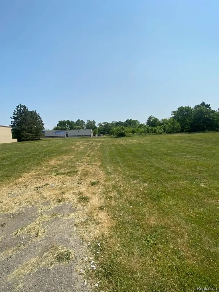 5023 W Pierson Road Flint City MI 48504