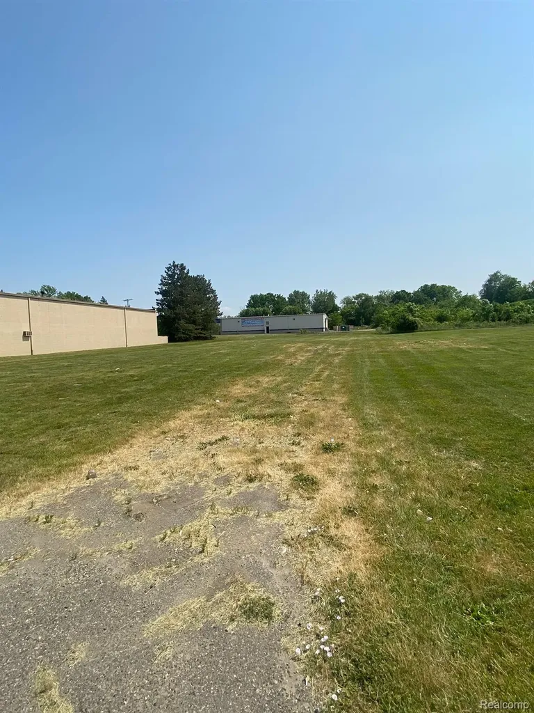5023 W Pierson Road Flint City MI 48504