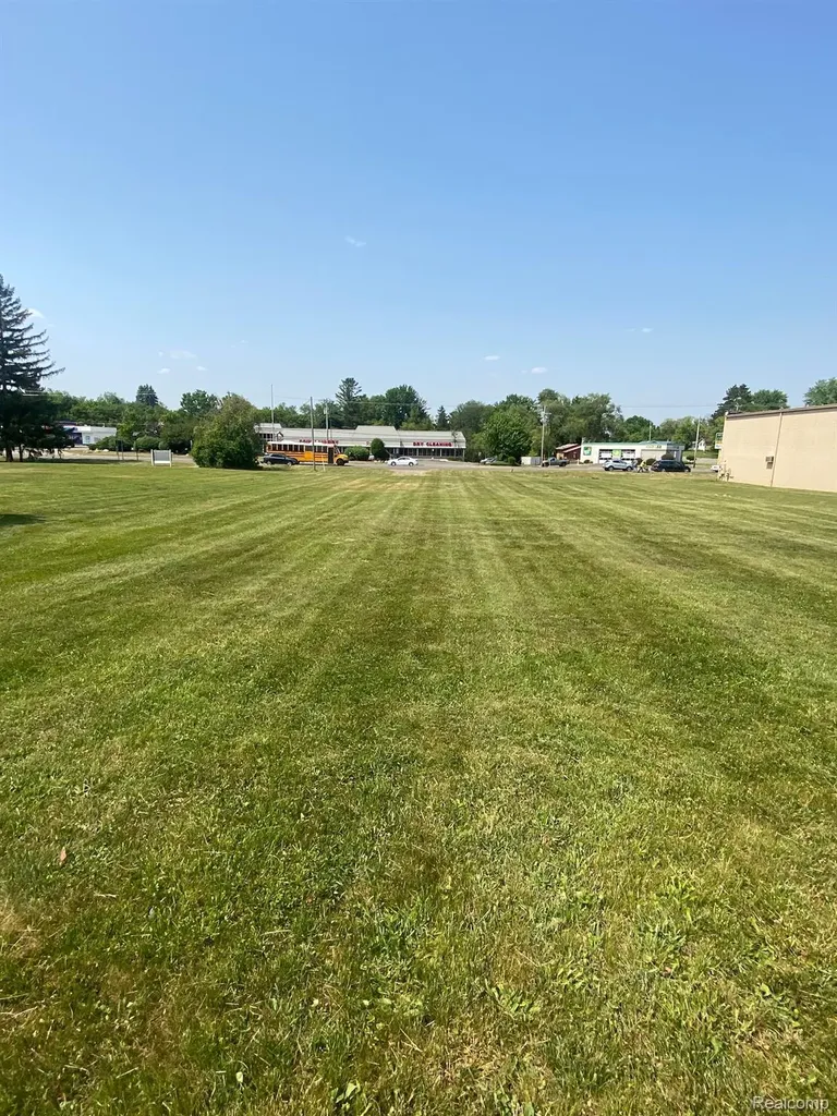 5023 W Pierson Road Flint City MI 48504