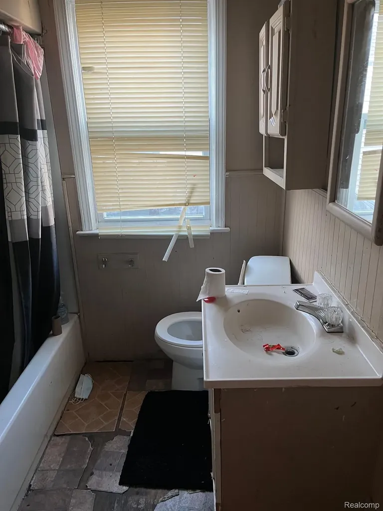 5951 Radnor Street Detroit City MI 48224