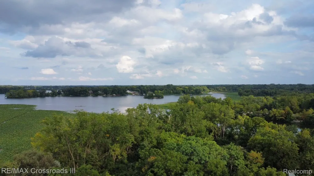 2405 Rawsonville Road Van Buren Charter Township MI 48111
