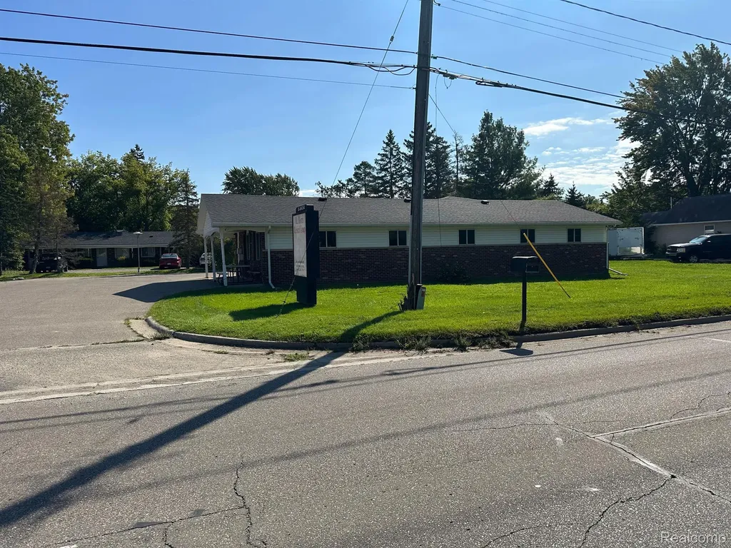8434 N Saginaw Road Mt. Morris City MI 48458