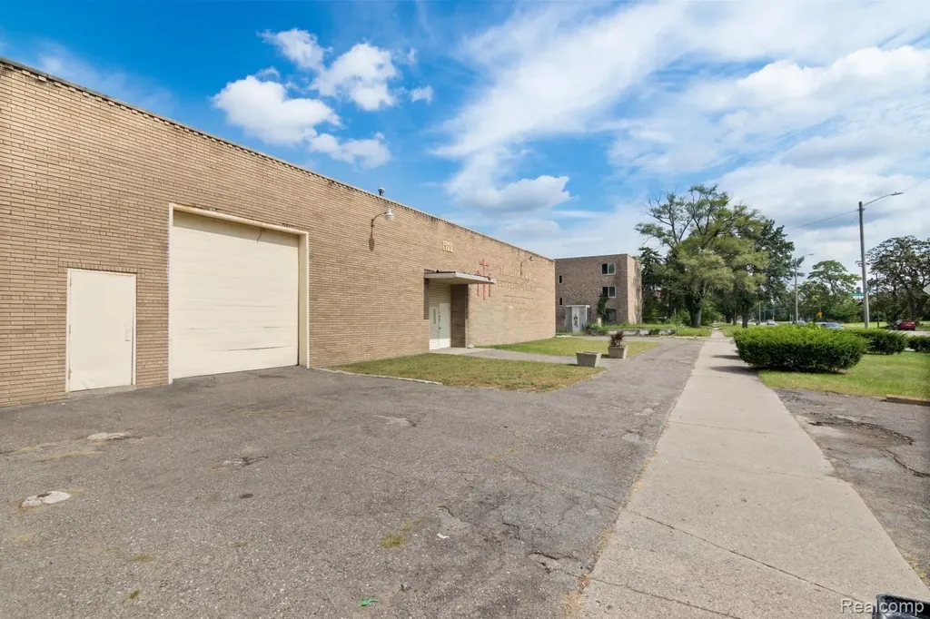 1900 E Grand Boulevard Detroit City MI 48211