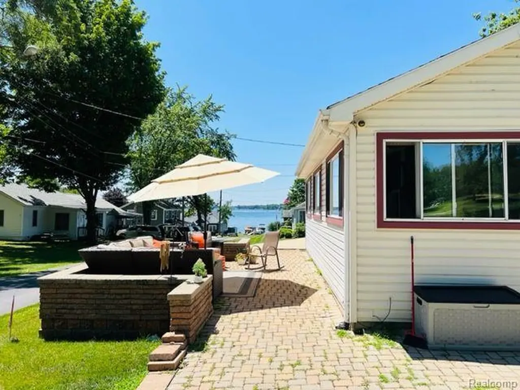 5935 Tower Drive Woodstock Township MI 49253