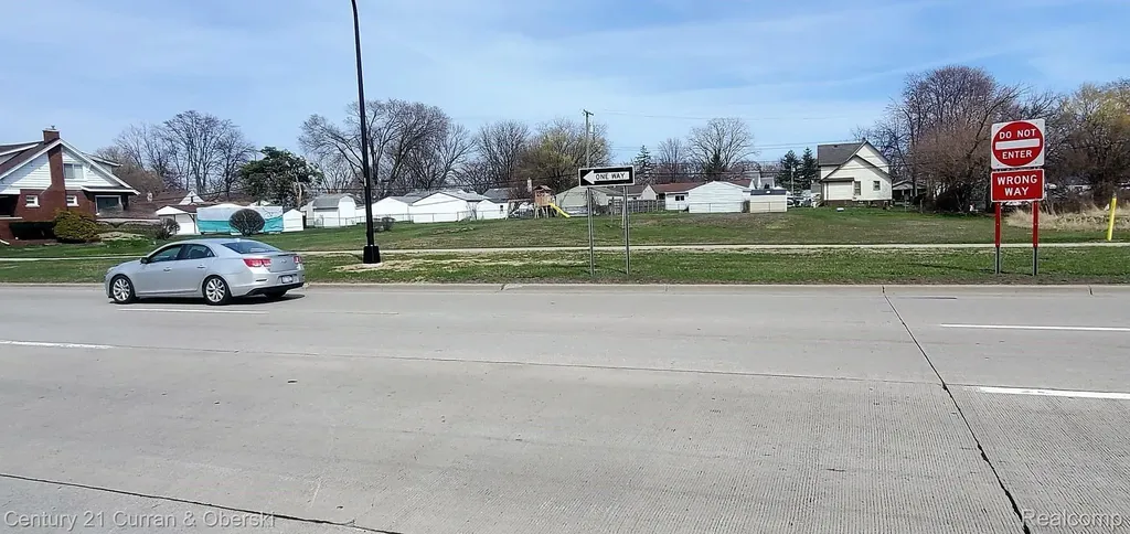 14447 Telegraph Road Taylor City MI 48180