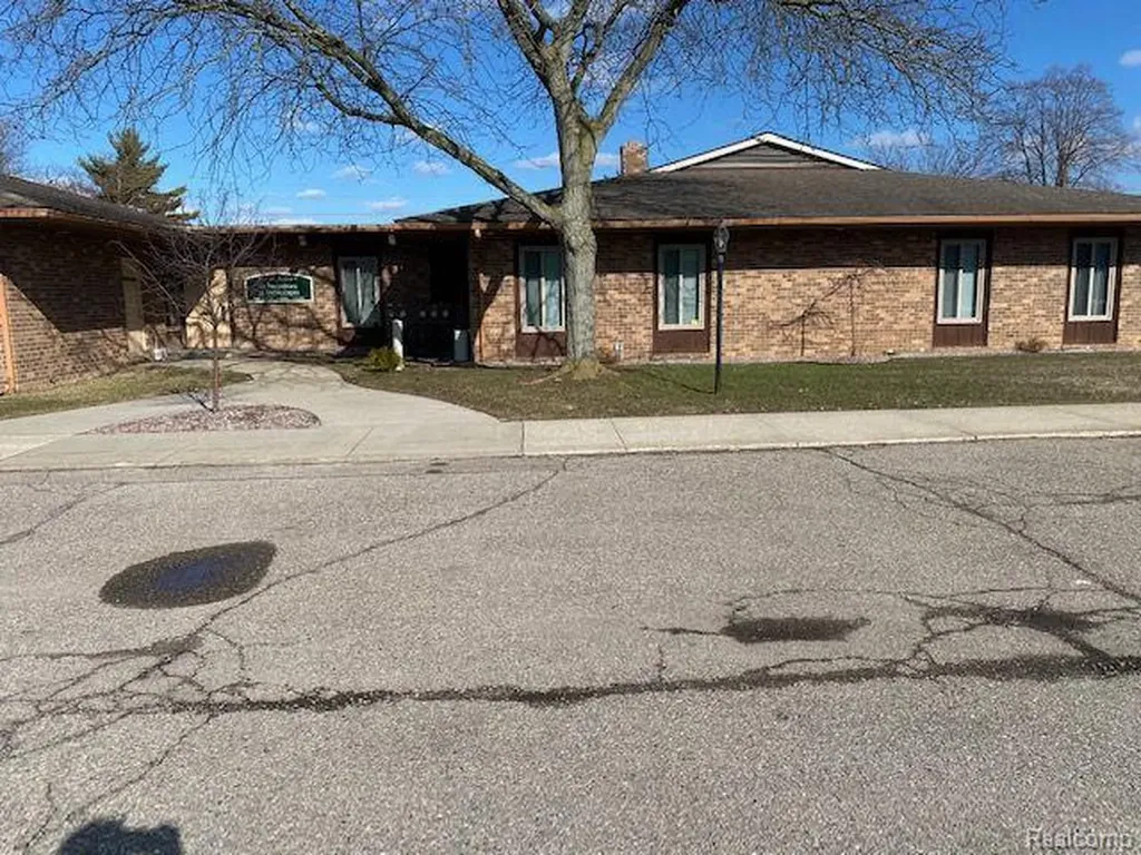 1134 S Linden Road Flint City MI 48532