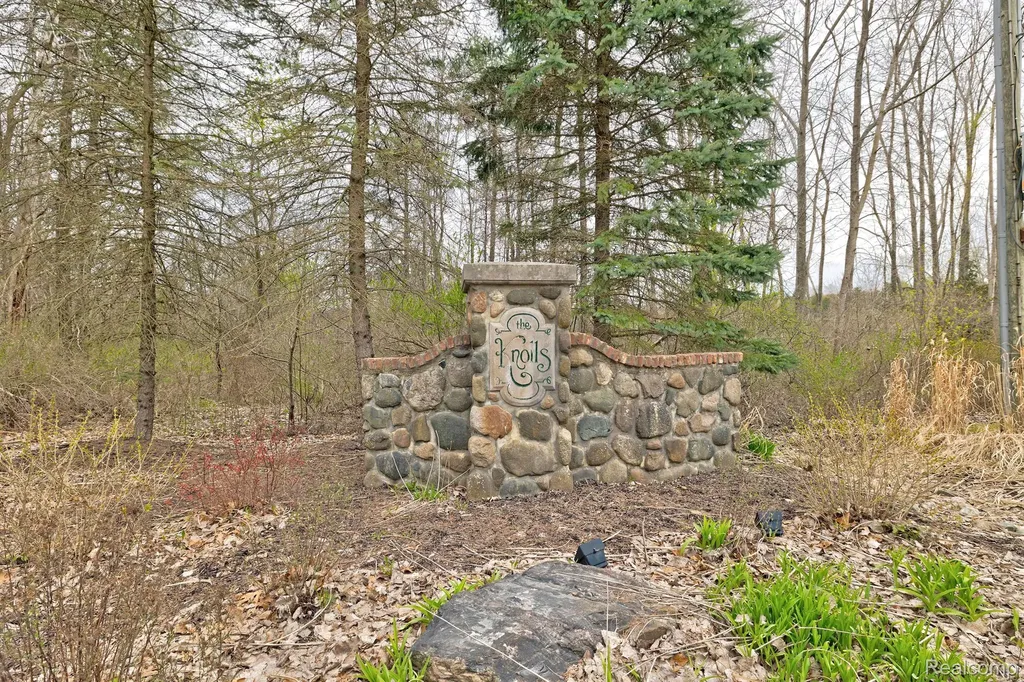 207 Astor Knolls Drive Groveland Township MI 48462