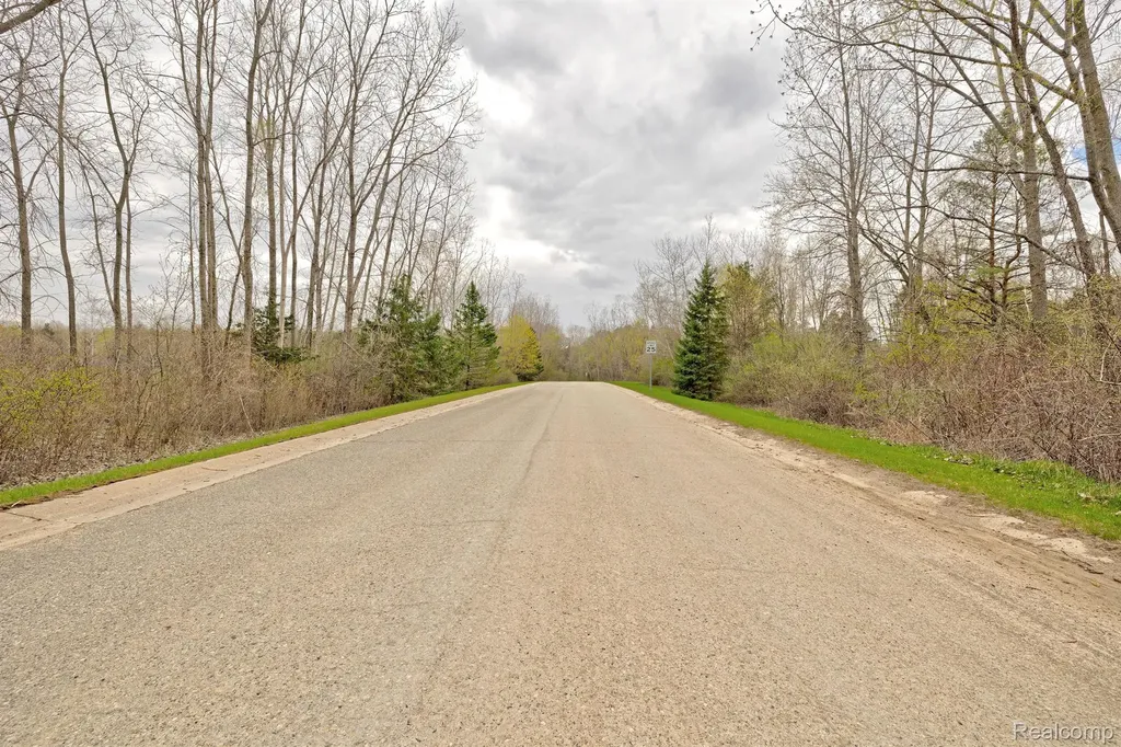 207 Astor Knolls Drive Groveland Township MI 48462