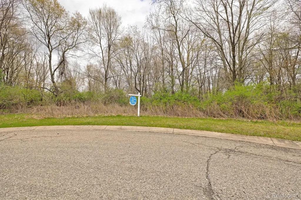 207 Astor Knolls Drive Groveland Township MI 48462