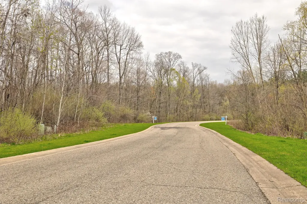 207 Astor Knolls Drive Groveland Township MI 48462