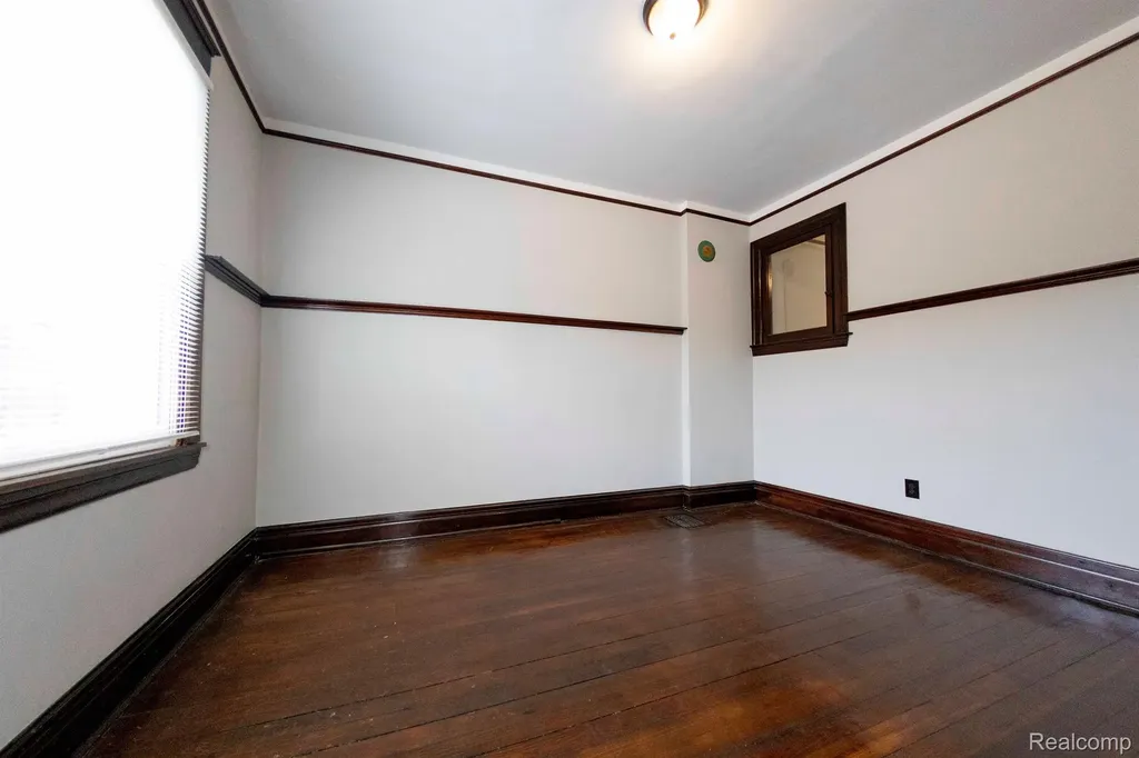 14536 E Jefferson Avenue Detroit City MI 48215