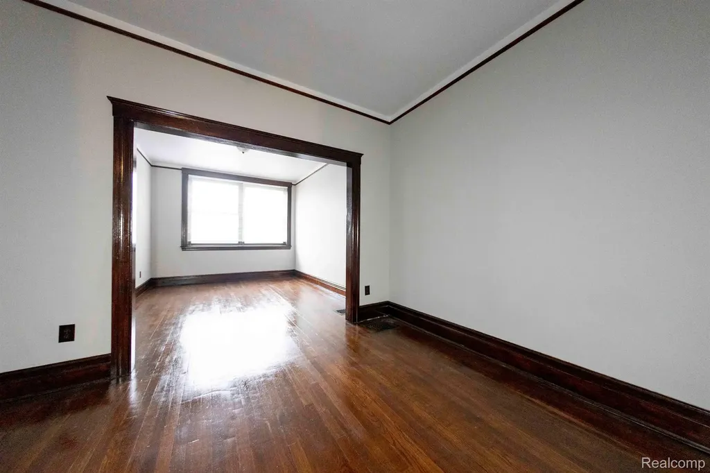 14536 E Jefferson Avenue Detroit City MI 48215