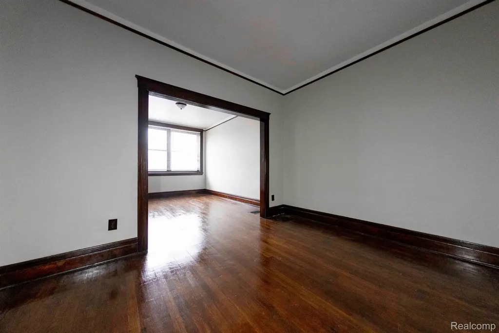 14536 E Jefferson Avenue Detroit City MI 48215