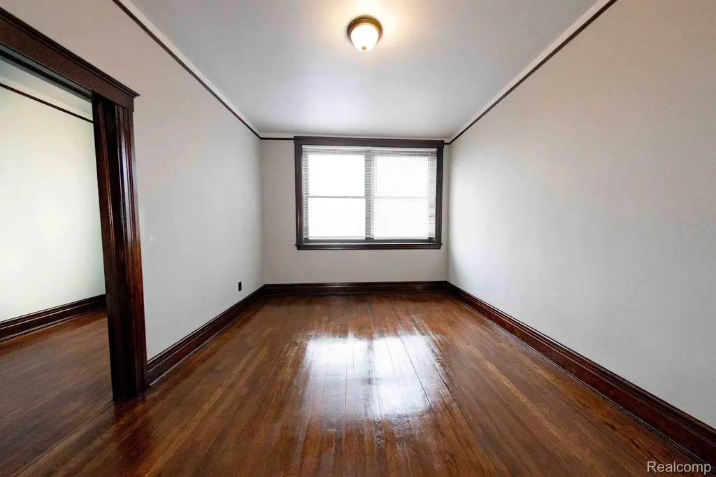 14536 E Jefferson Avenue Detroit City MI 48215