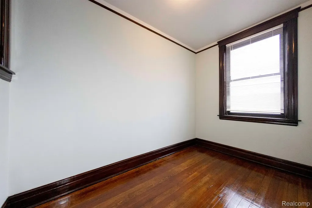 14536 E Jefferson Avenue Detroit City MI 48215