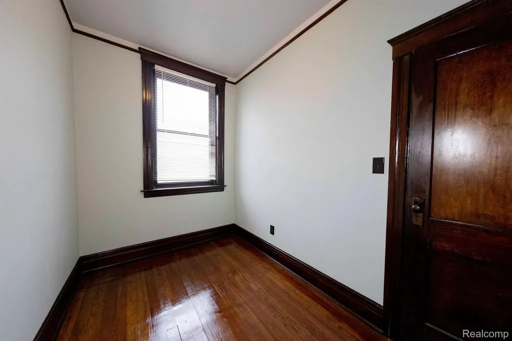 14536 E Jefferson Avenue Detroit City MI 48215