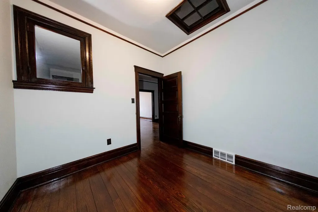 14536 E Jefferson Avenue Detroit City MI 48215