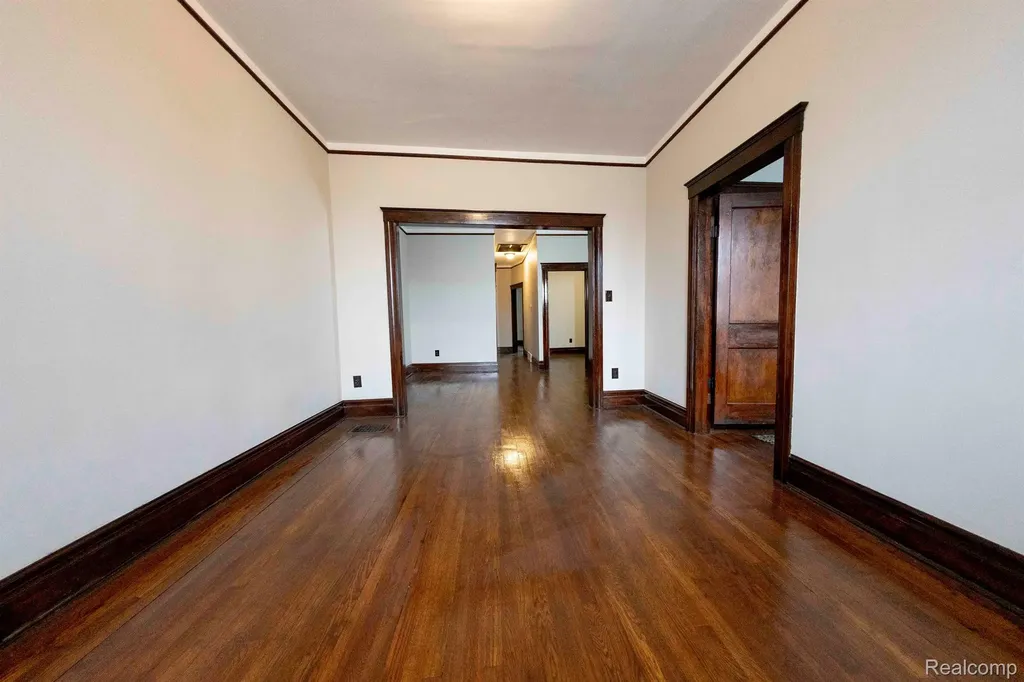 14536 E Jefferson Avenue Detroit City MI 48215
