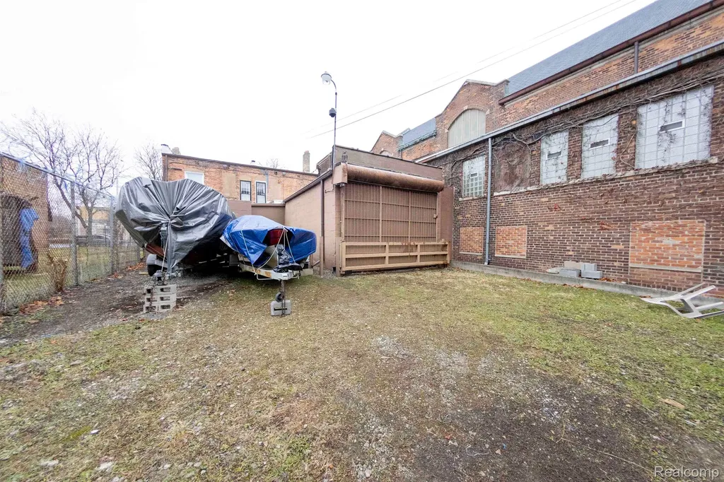 14536 E Jefferson Avenue Detroit City MI 48215
