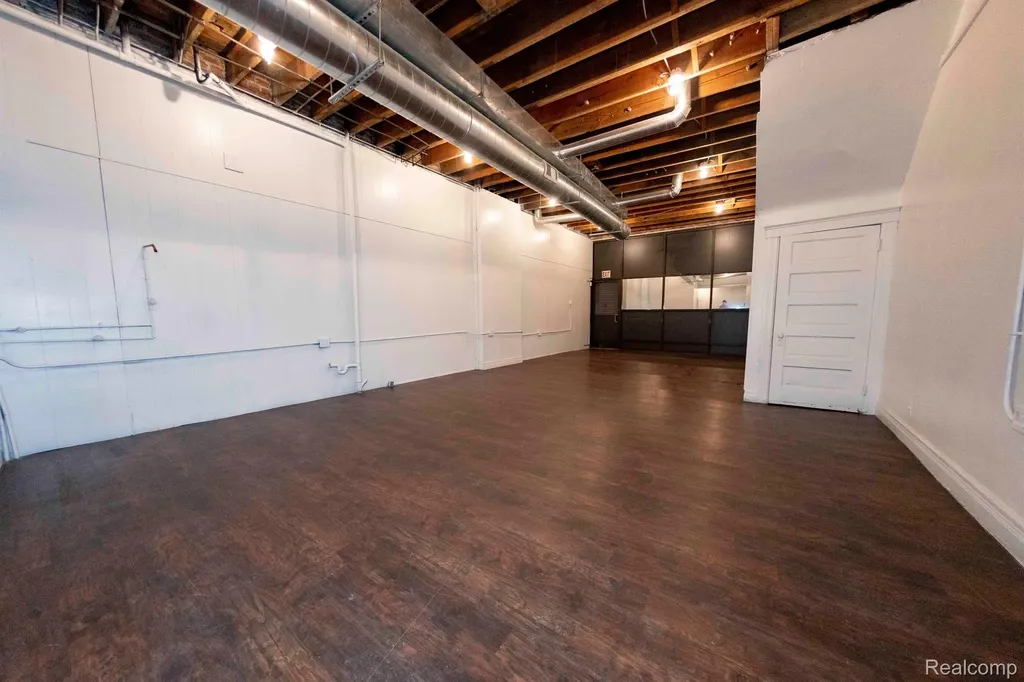 14536 E Jefferson Avenue Detroit City MI 48215