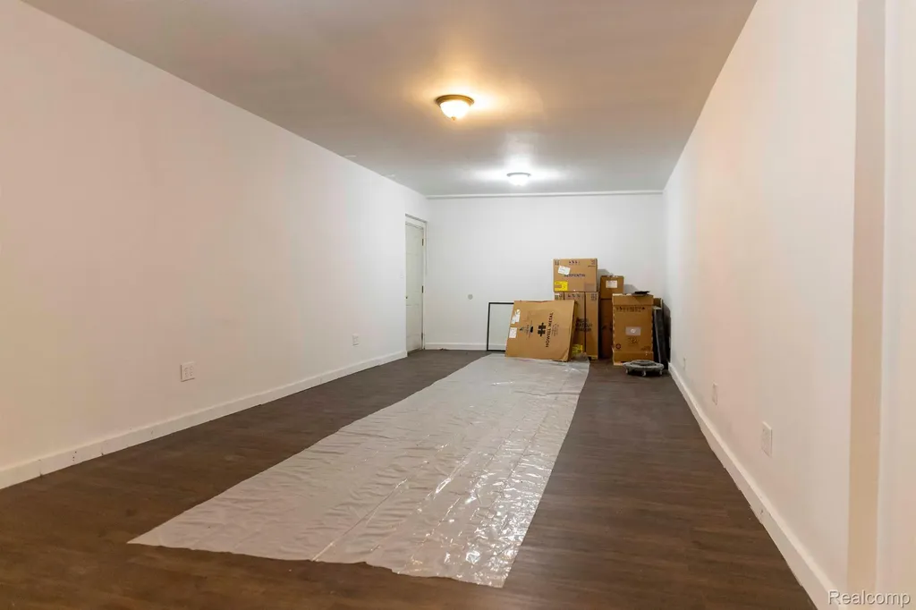 14536 E Jefferson Avenue Detroit City MI 48215