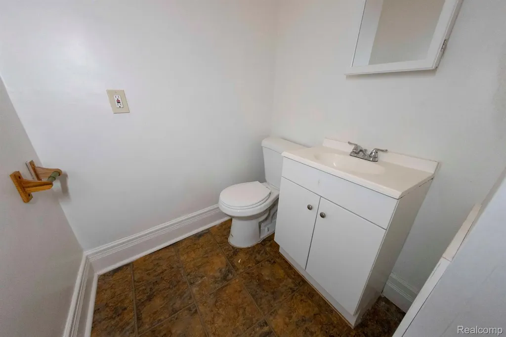 14536 E Jefferson Avenue Detroit City MI 48215