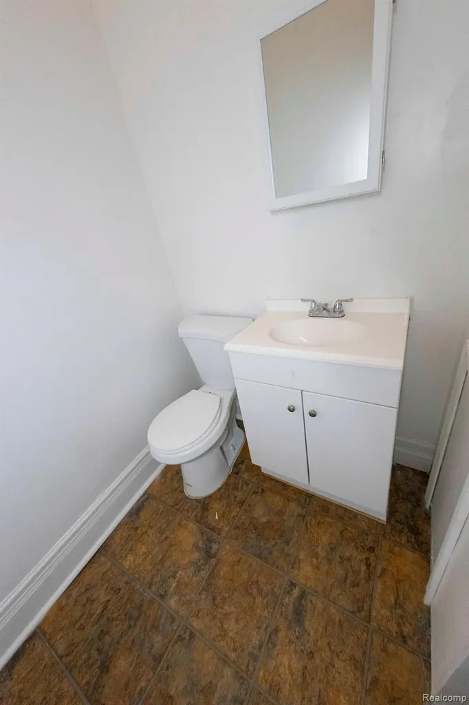 14536 E Jefferson Avenue Detroit City MI 48215