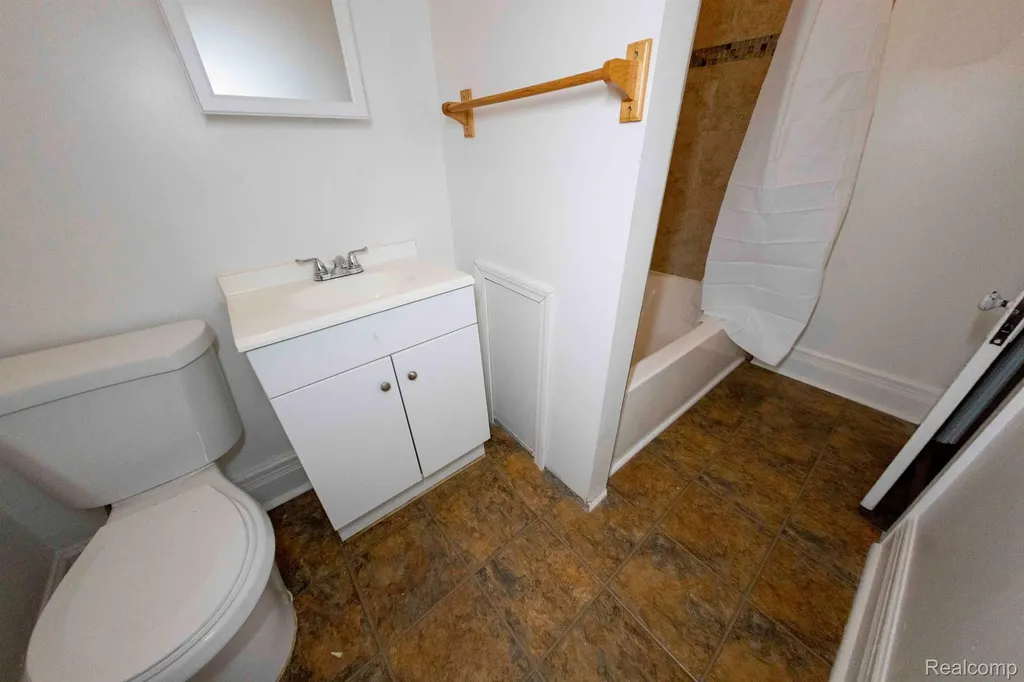 14536 E Jefferson Avenue Detroit City MI 48215