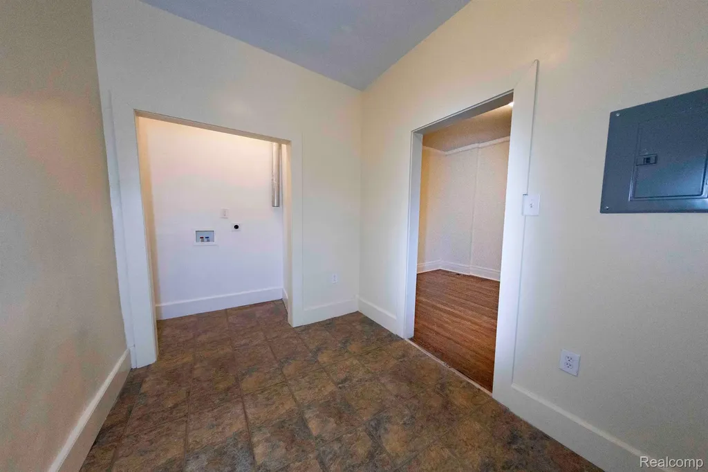 14536 E Jefferson Avenue Detroit City MI 48215