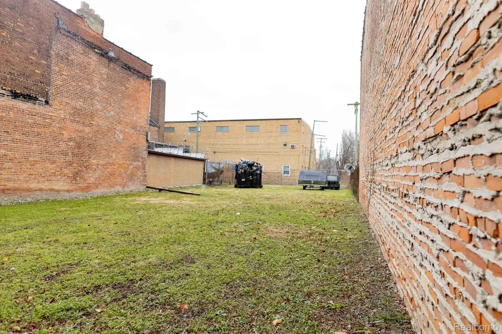 14536 E Jefferson Avenue Detroit City MI 48215