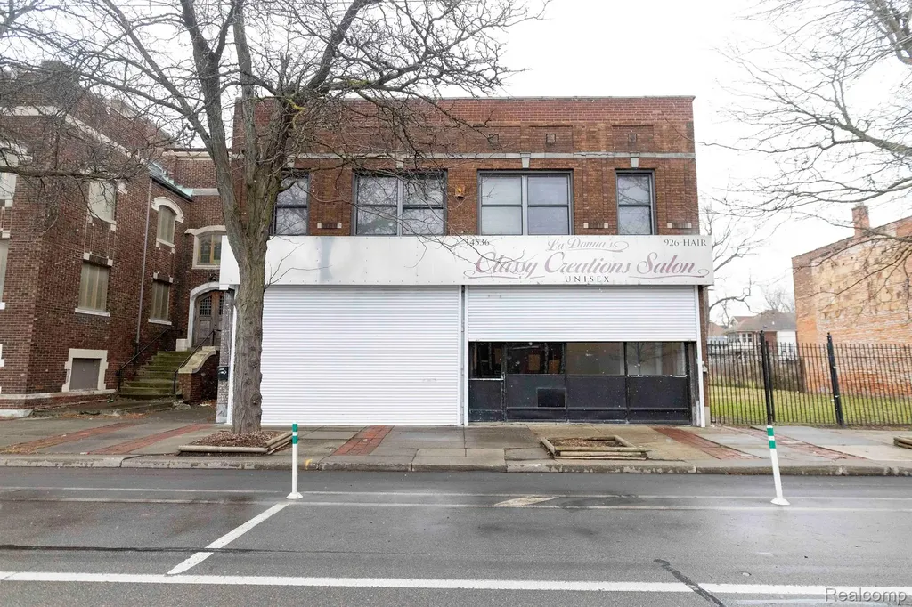 14536 E Jefferson Avenue Detroit City MI 48215