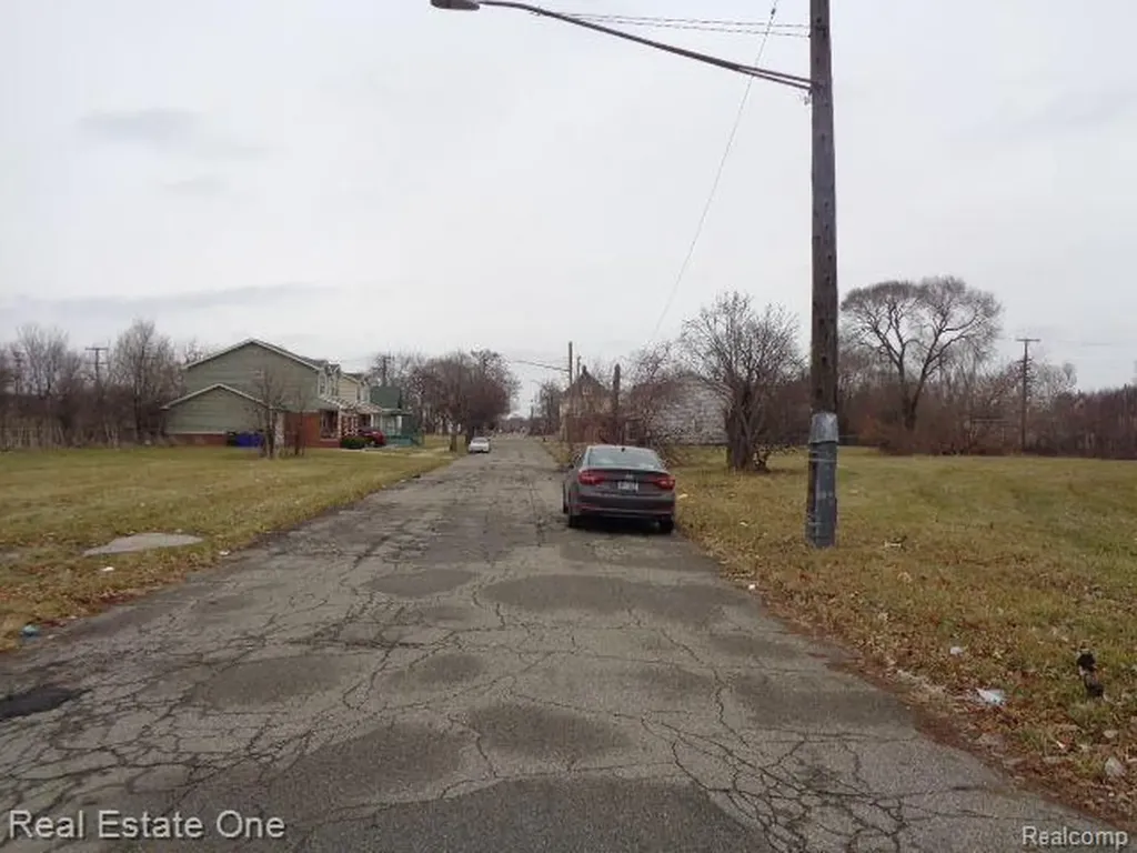 2706 Hendricks Street Detroit City MI 48207