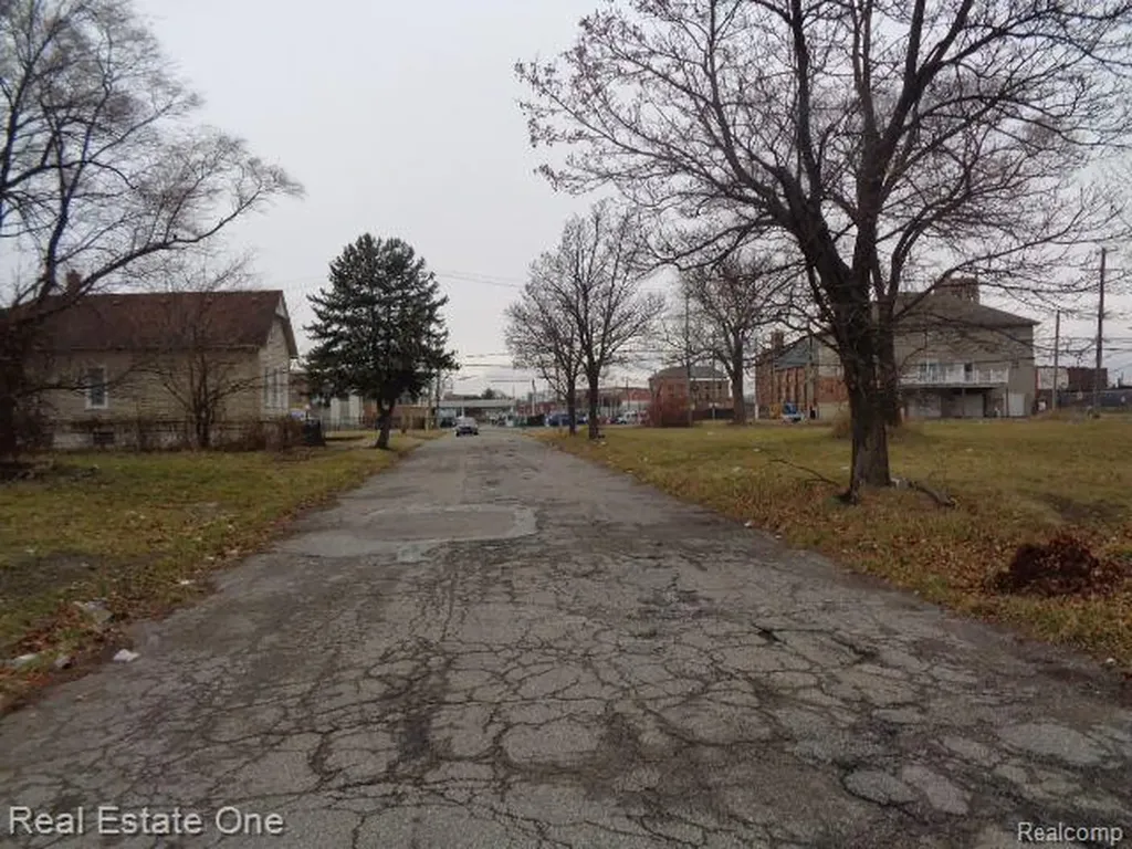 2706 Hendricks Street Detroit City MI 48207